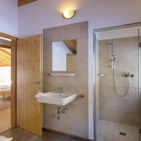 Schoeneben Haus Anemone * Wald im Pinzgau